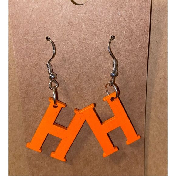 ☀️3/$12☀️ Letter “H” Wood Earrings (Orange) - Picture 1 of 3